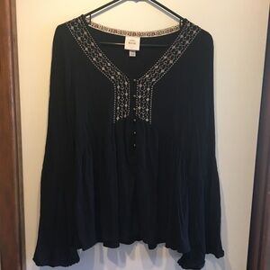 Knox Rose Black Peasant Top. Size Small